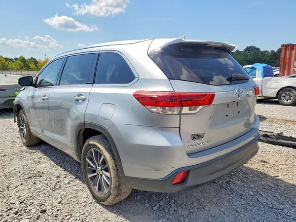 2017 TOYOTA HIGHLANDER SE/XLE