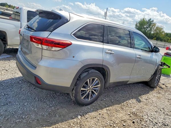 2017 TOYOTA HIGHLANDER SE/XLE