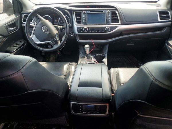 2017 TOYOTA HIGHLANDER SE/XLE