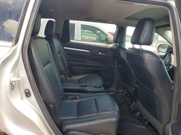 2017 TOYOTA HIGHLANDER SE/XLE