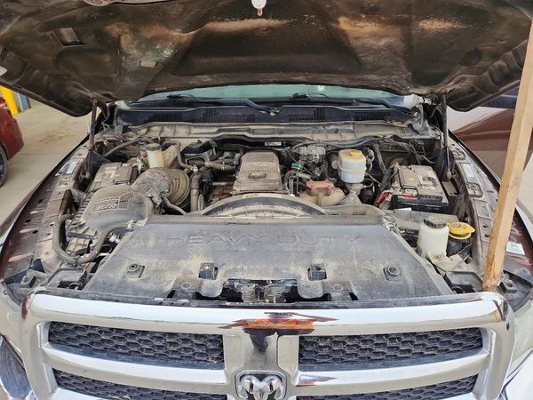 2015 RAM 2500 SLT — Engine bay