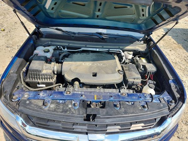 2019 CHEVROLET COLORADO Work Truck — Engine bay