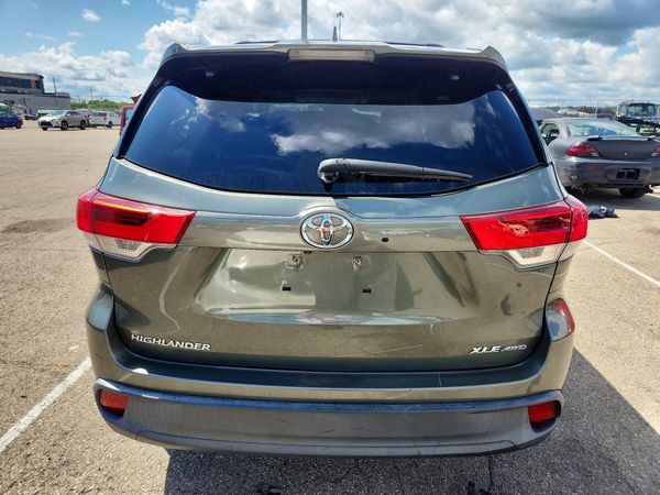 2018 TOYOTA HIGHLANDER SE/XLE