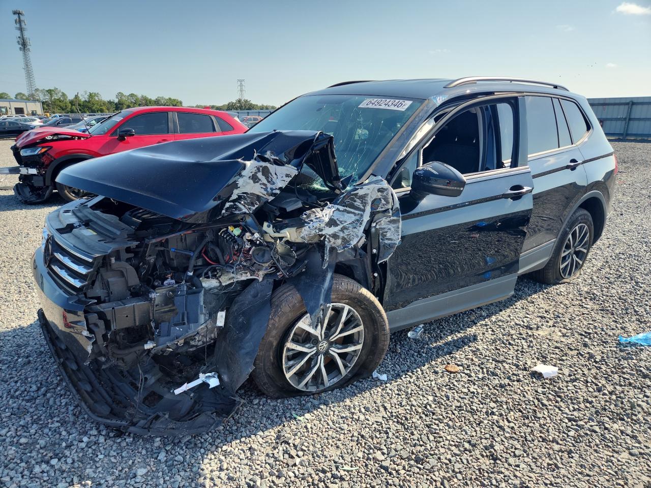 2021 VOLKSWAGEN TIGUAN S — Front 3/4