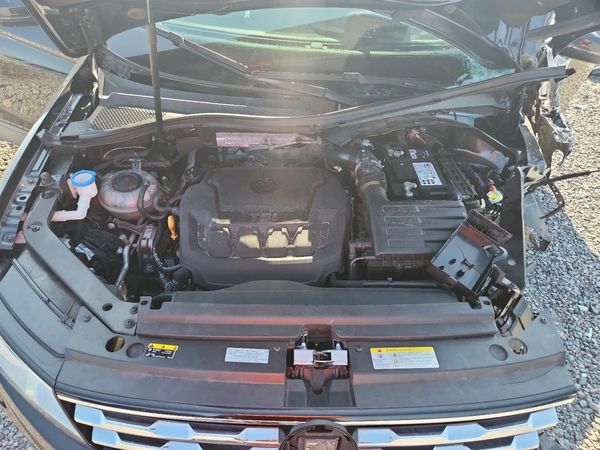 2021 VOLKSWAGEN TIGUAN S — Engine bay