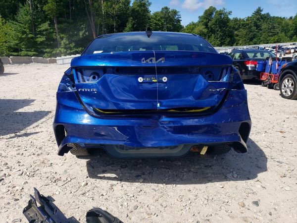 2024 KIA FORTE GT Line