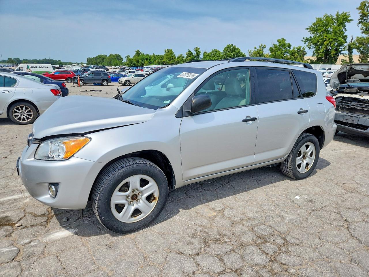 2012 TOYOTA RAV4 Standard — Front 3/4