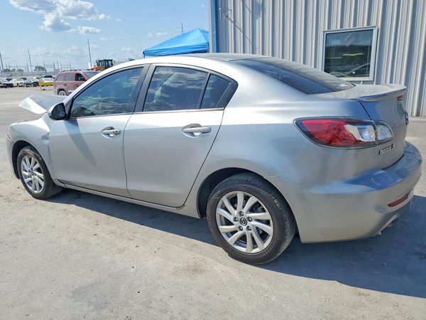 2013 MAZDA 3 Touring/GS