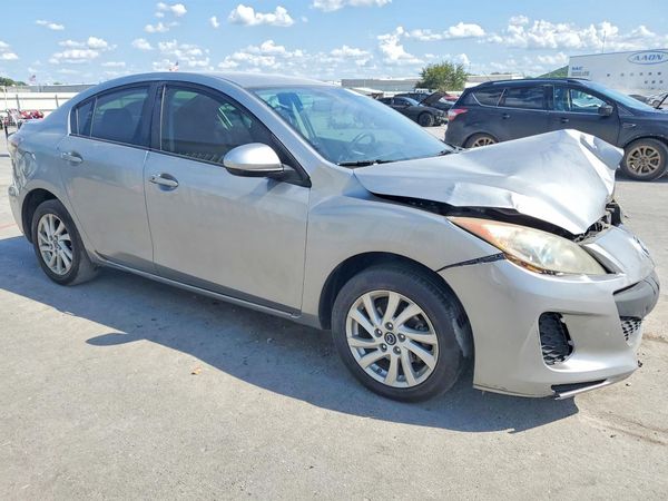 2013 MAZDA 3 Touring/GS