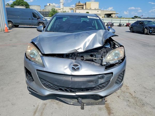 2013 MAZDA 3 Touring/GS