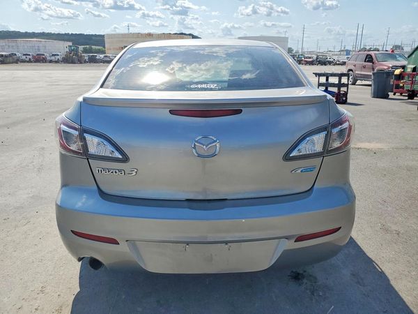 2013 MAZDA 3 Touring/GS