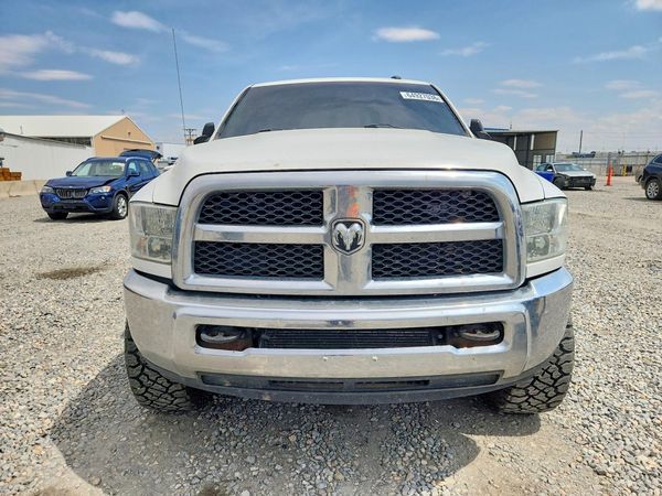 2014 RAM 3500 SLT CREW CAB 4X4
