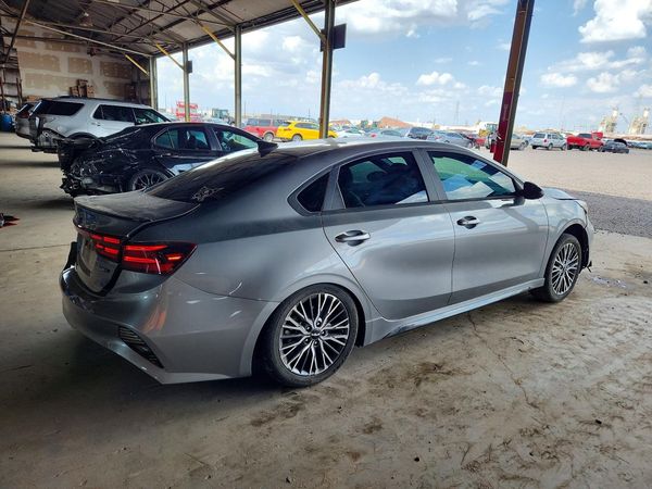 2022 KIA FORTE GT Line