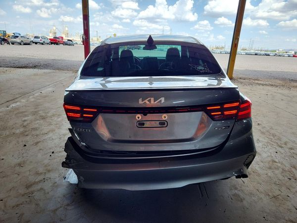 2022 KIA FORTE GT Line