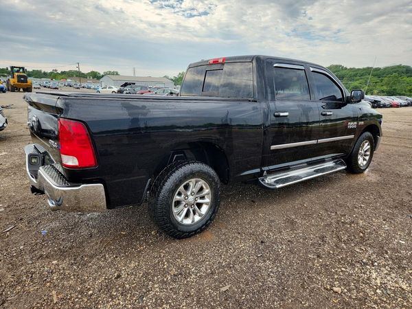 2014 RAM 1500 SLT CREW CAB 4X4
