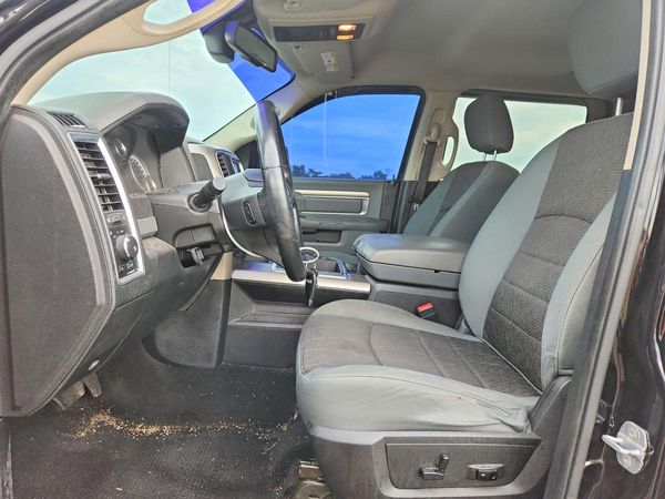 2014 RAM 1500 SLT CREW CAB 4X4