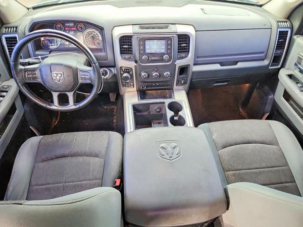 2014 RAM 1500 SLT CREW CAB 4X4