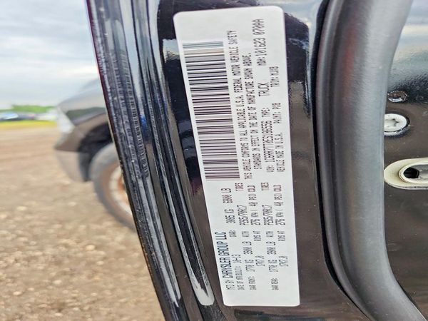 2014 RAM 1500 SLT CREW CAB 4X4