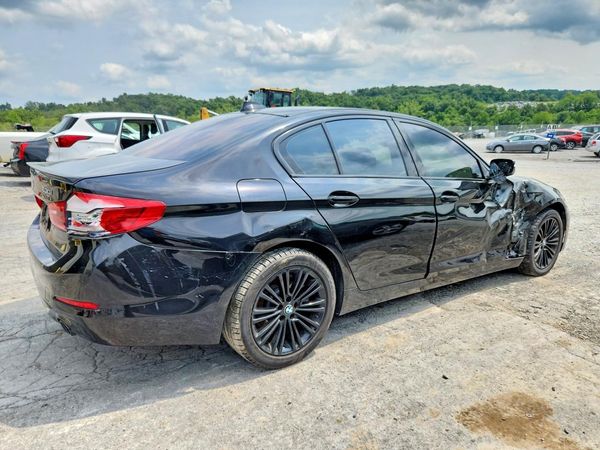 2019 BMW 530