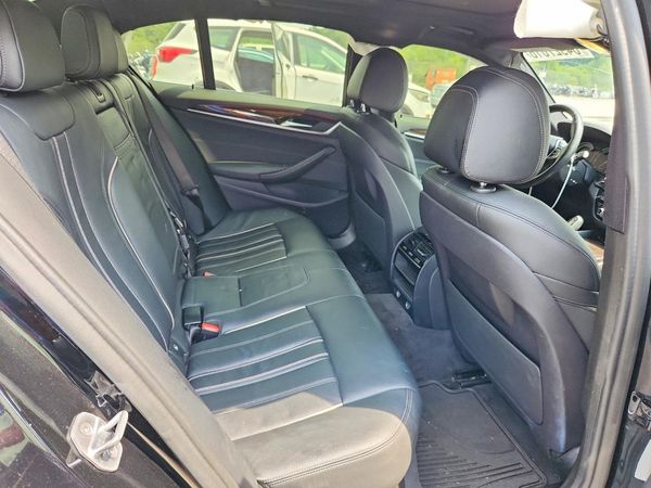 2019 BMW 530