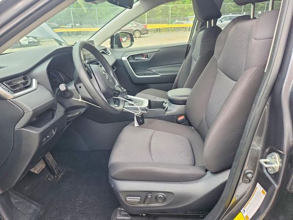 2025 TOYOTA RAV4 XLE — DENT