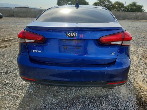 2017 KIA FORTE