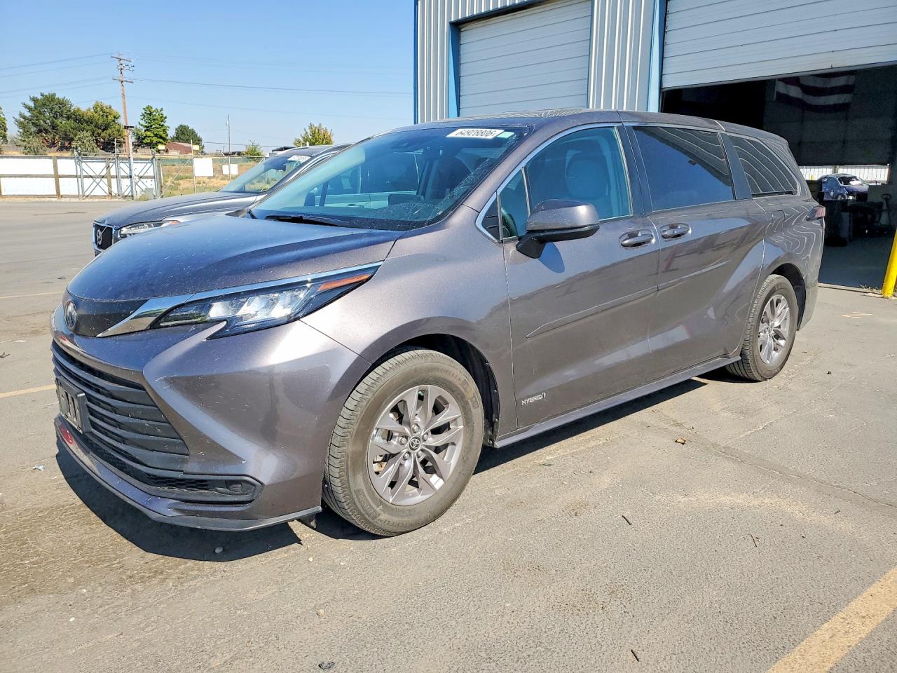 2021 TOYOTA SIENNA LE