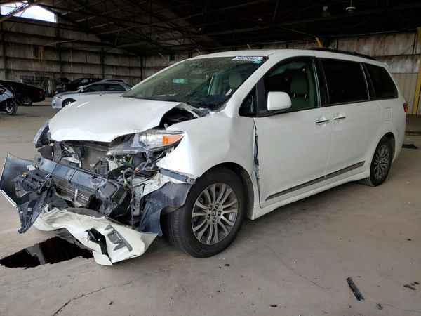 2020 TOYOTA SIENNA Q grade