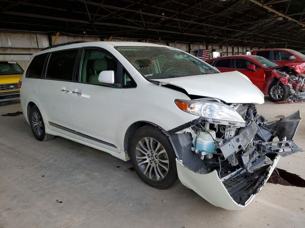 2020 TOYOTA SIENNA Q grade