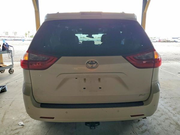 2020 TOYOTA SIENNA Q grade