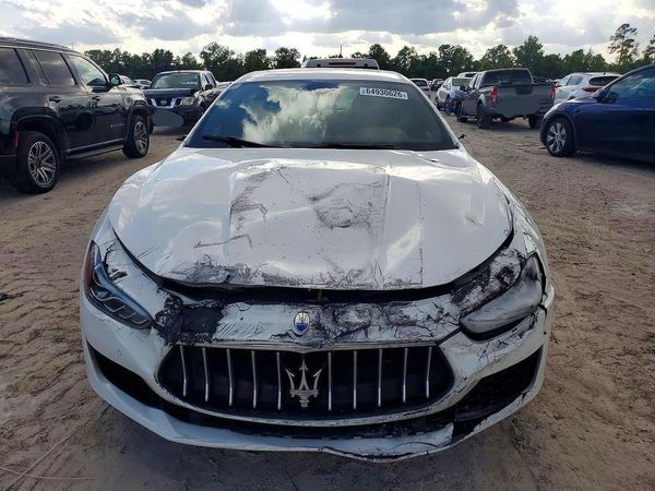 2019 MASERATI GHIBLI
