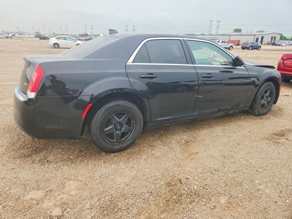 2018 CHRYSLER 300