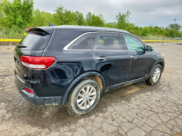 2017 KIA SORENTO L, LX