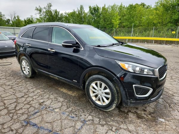 2017 KIA SORENTO L, LX