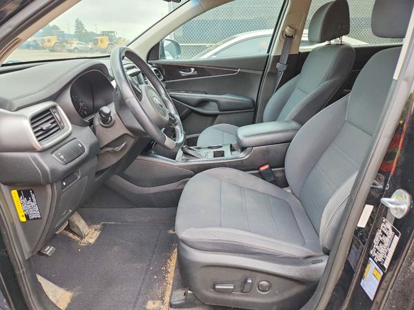 2017 KIA SORENTO L, LX
