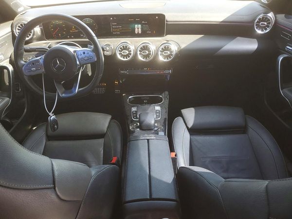 2020 MERCEDES-BENZ CLA