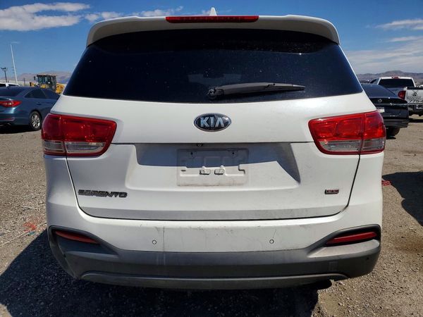 2016 KIA SORENTO L / LX