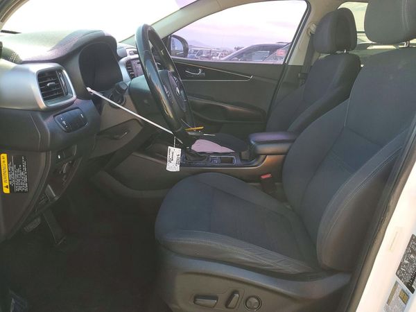 2016 KIA SORENTO L / LX