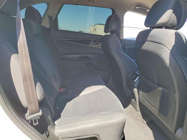 2016 KIA SORENTO L / LX