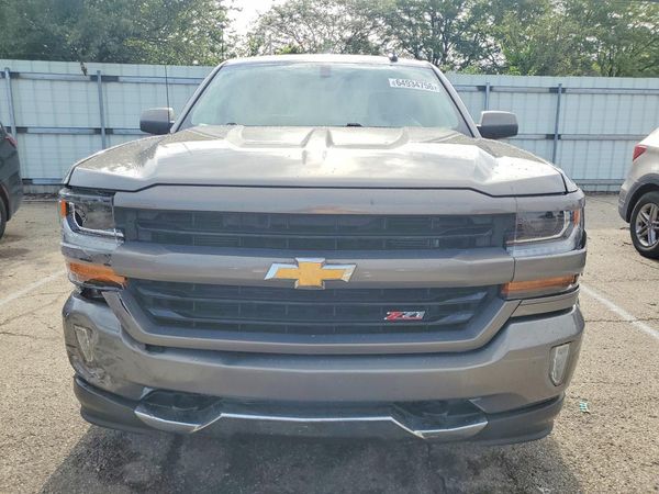 2017 CHEVROLET SILVERADO LT