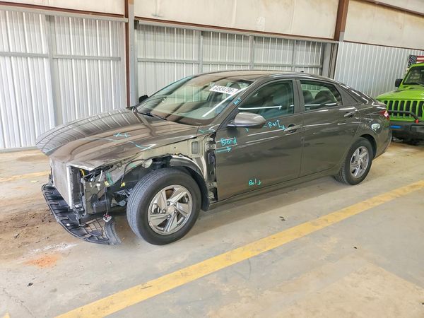 2024 HYUNDAI ELANTRA SE