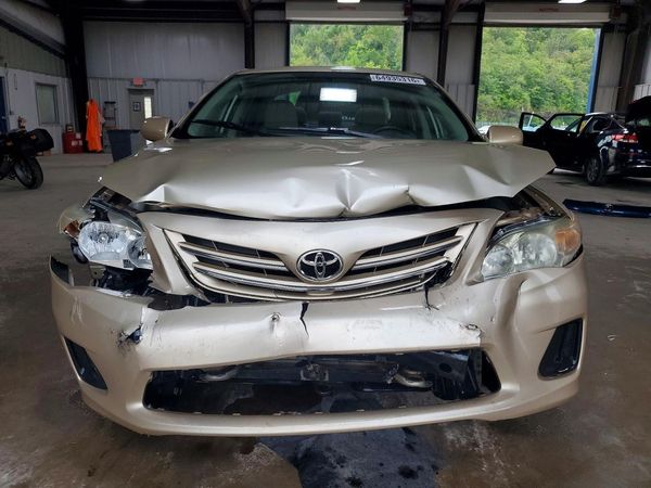 2013 TOYOTA COROLLA