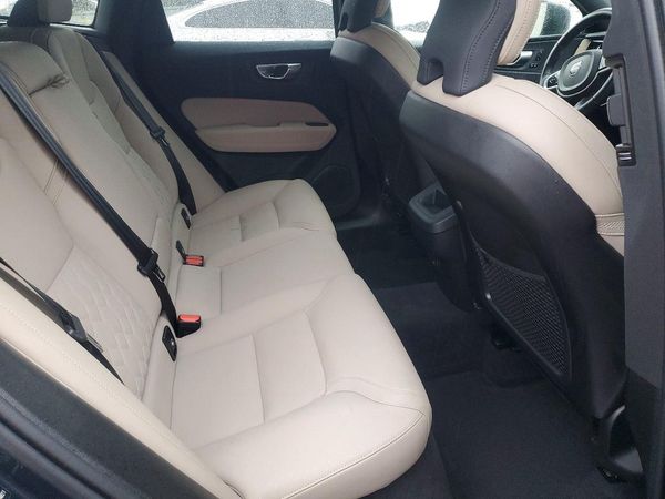 2026 VOLVO XC60 Plus Dark