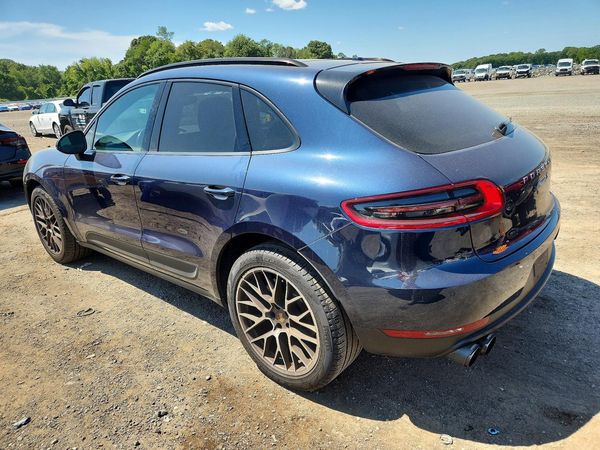 2015 PORSCHE MACAN