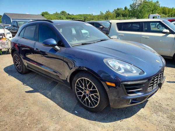 2015 PORSCHE MACAN