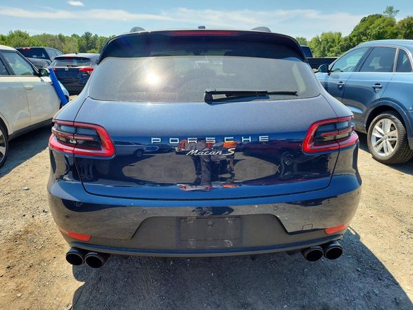 2015 PORSCHE MACAN