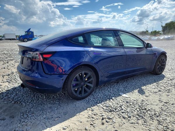2022 TESLA MODEL 3