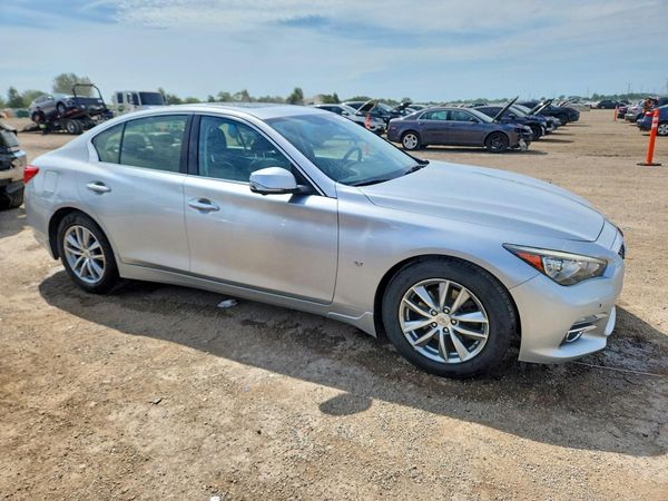 2015 INFINITI Q50