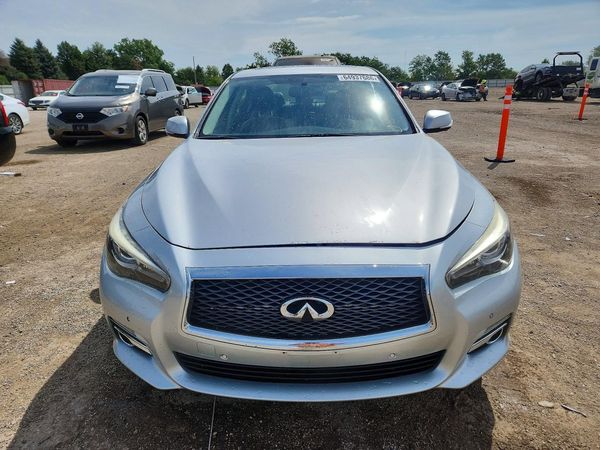 2015 INFINITI Q50