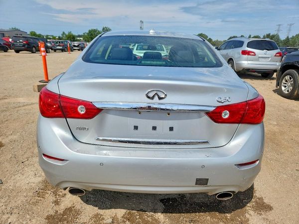 2015 INFINITI Q50